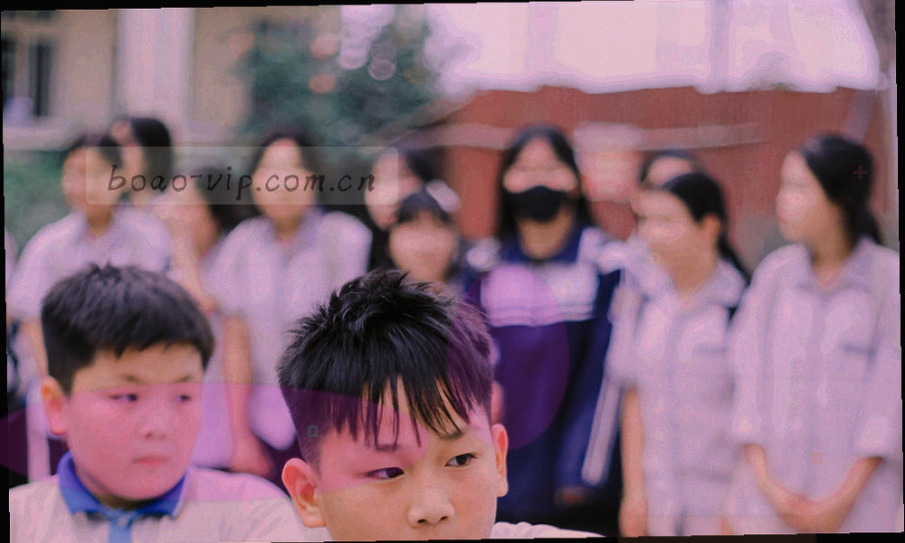 夜间球场灯光下叠加的日期时间轴与球队筛选示意画面